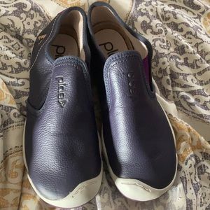 Plae Migi shoes size youth 2